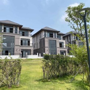 Alternative view of ĐƠN LẬP VEN SÔNG 450M2 ( có hầm và Sân vườn ) ZEITGEIST || GS NHÀ BÈ