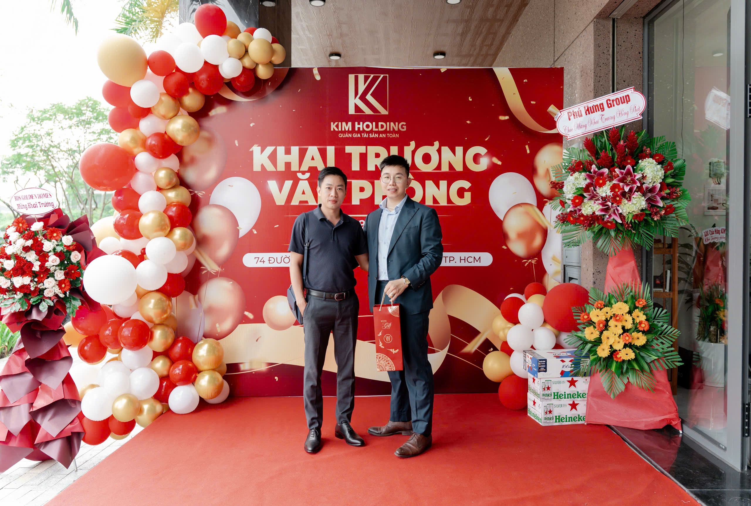 Giám đốc doanh nghiệp - Đối tác chiến lược đến tham dự khai trương văn phòng KimHolding tại khu đô thị Zeitgeist