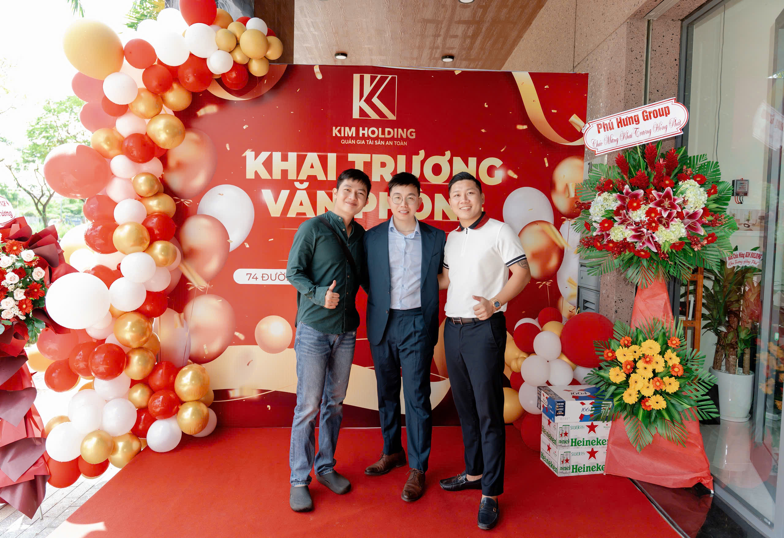 Giám đốc doanh nghiệp - Đối tác chiến lược tham dự và chúc mừng khai trương văn phòng KimHolding tại khu đô thị Zeitgeist